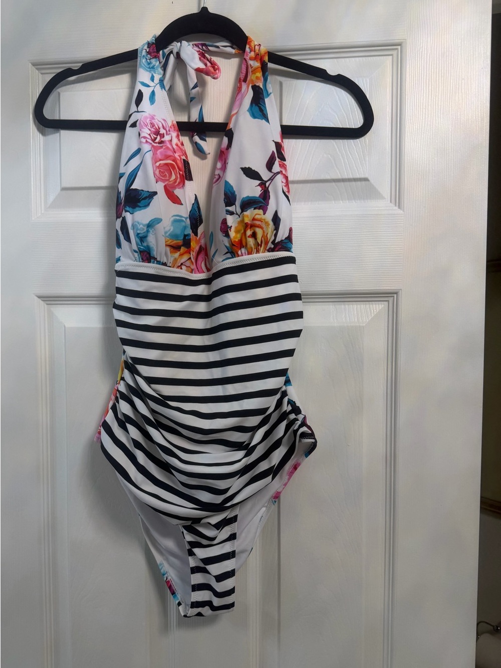 NWT Cupshe Bold Floral & Stripe Halter One Piece Swimsuit Size L - Picture 2 of 5